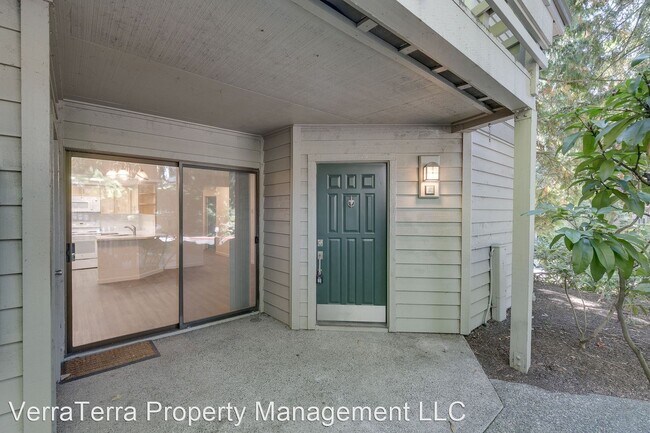 Building Photo - 2 br, 2 bath House - 1260 Bellevue Way NE #C3