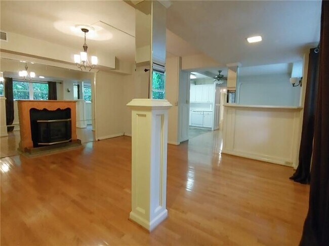Foto del edificio - 76 Laurel Forest Cir NE