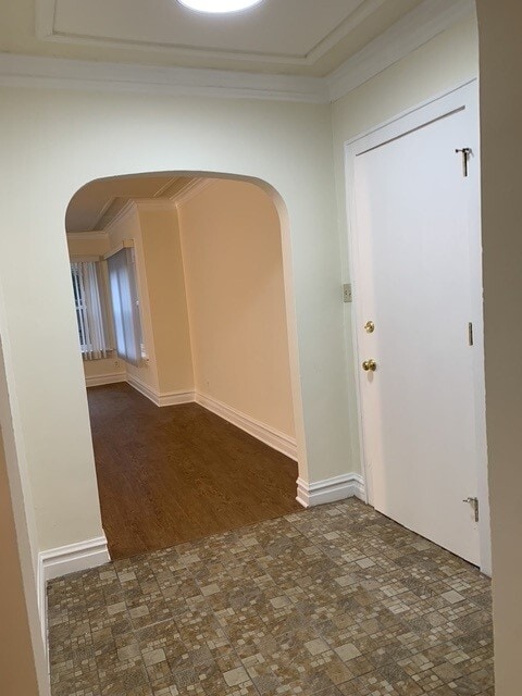 Building Photo - 5567 W Van Buren St