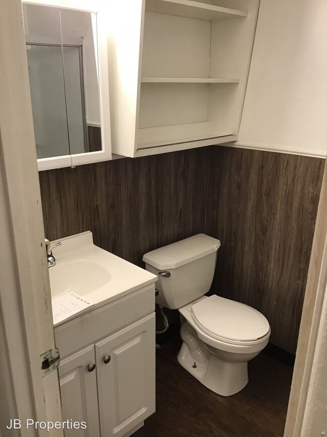 Building Photo - 50 W 9th Ave