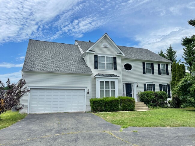 Building Photo - HUGE HOME - STAFFORD LAKES VILLAGE