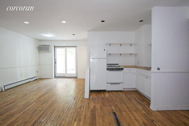 Building Photo - 655 6th Ave