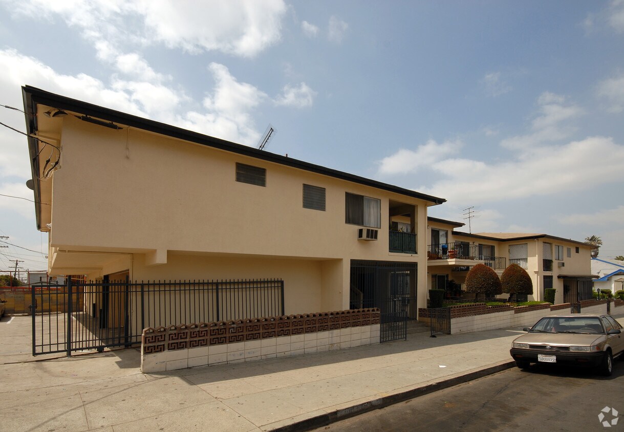 Primary Photo - 310 E Avenue 28