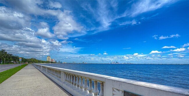 Foto del edificio - 4907 Bayshore Blvd