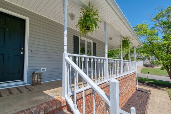 Building Photo - 1110 Berkshire Dr