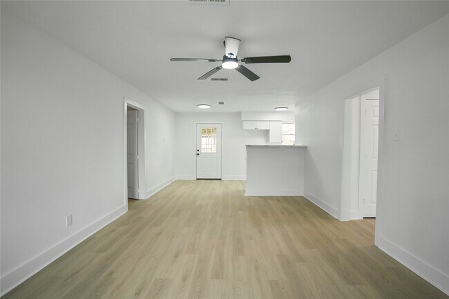 Foto del edificio - 17123 Sunshine St