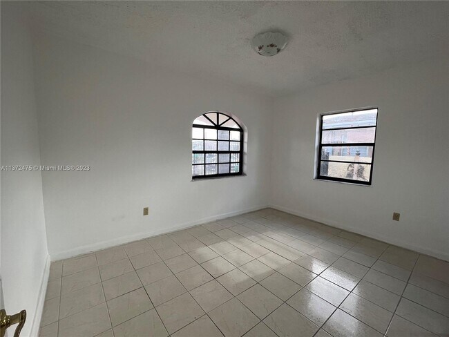 Foto del edificio - 3440 NW 18th St