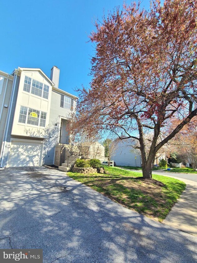 19140 Cherry Bend Dr, Germantown, MD 20874 Townhome Rentals in