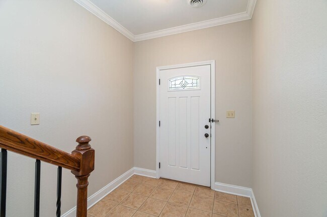 Building Photo - 4822 Fountain View Way