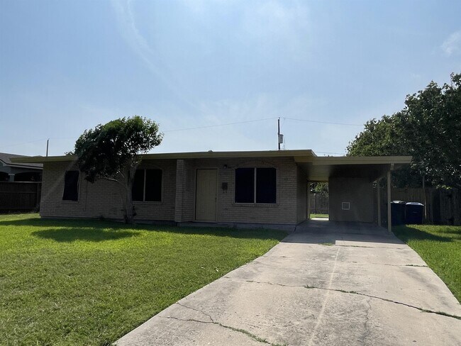 Building Photo - 909 Virgil Dr