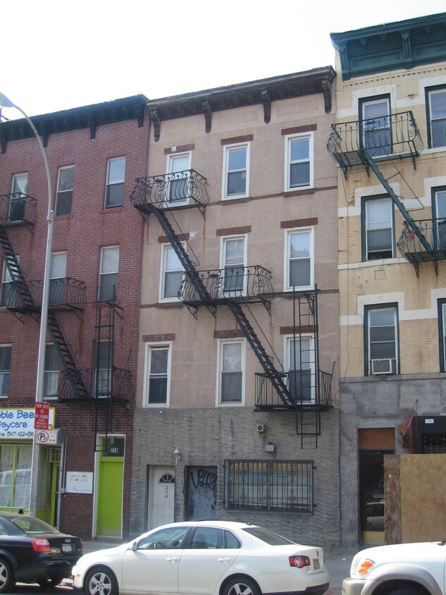 Primary Photo - 256 4th Ave