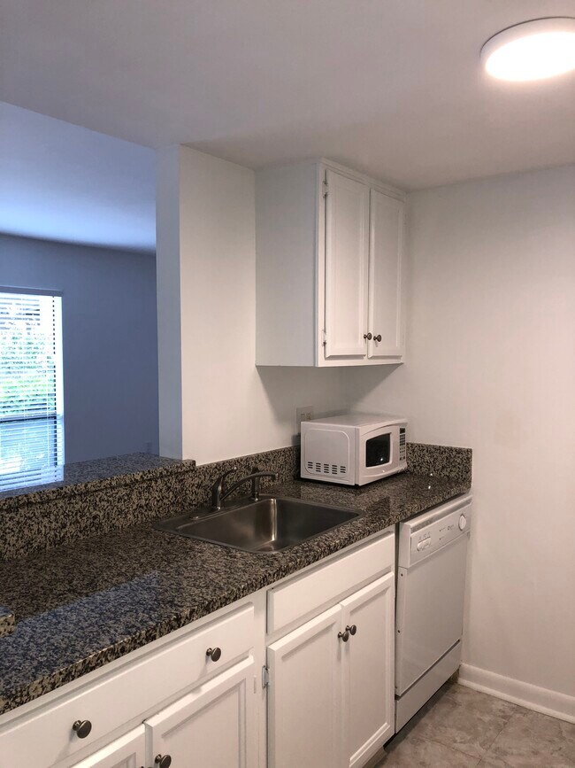 10 Pine Tree Rd Unit 111, Pinehurst, NC 28374 Condo for Rent in