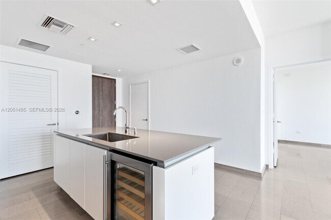 Foto del edificio - 68 SE 6th St