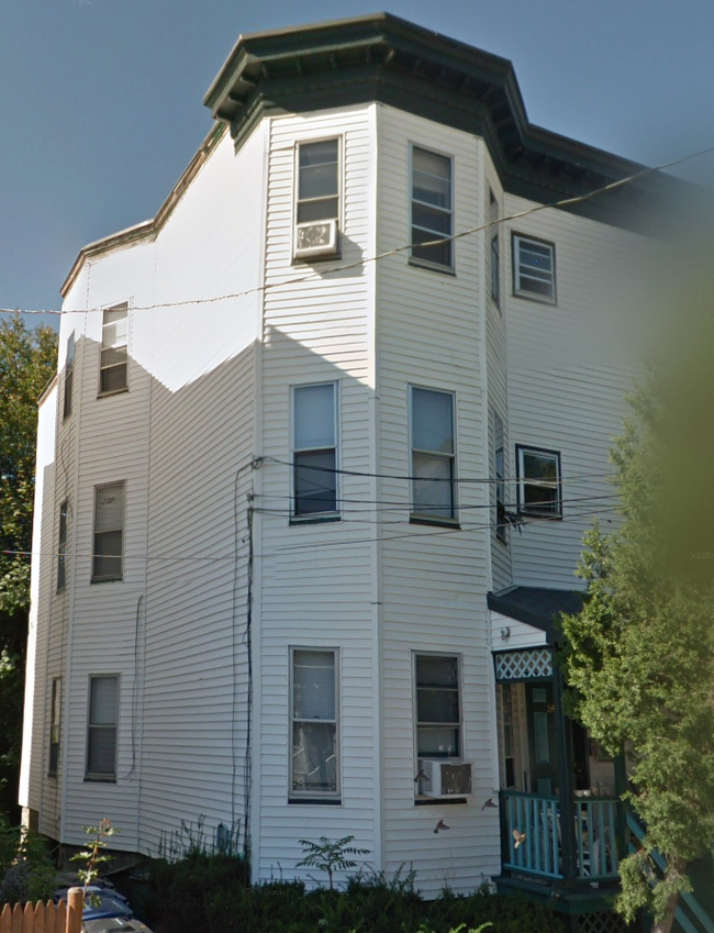 Building Photo - 26 Haskell St