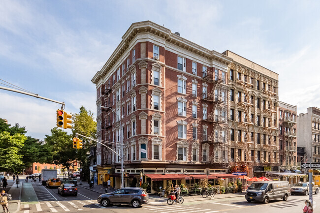 Foto del edificio - 228-232 Bleecker St