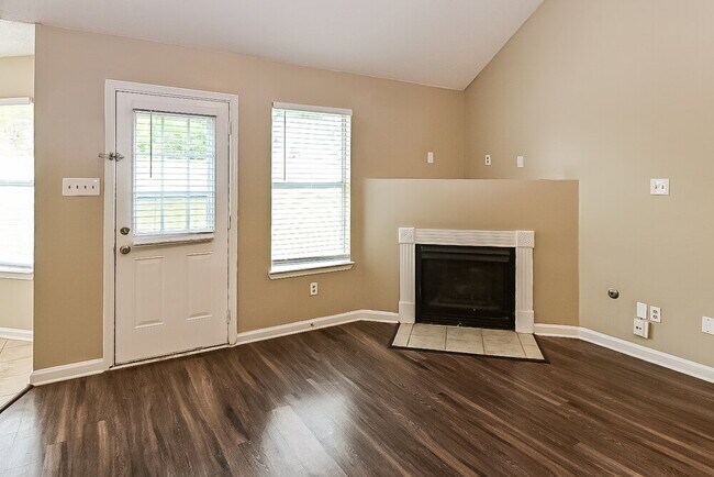 Foto del edificio - 6093 Wills Way Cir S