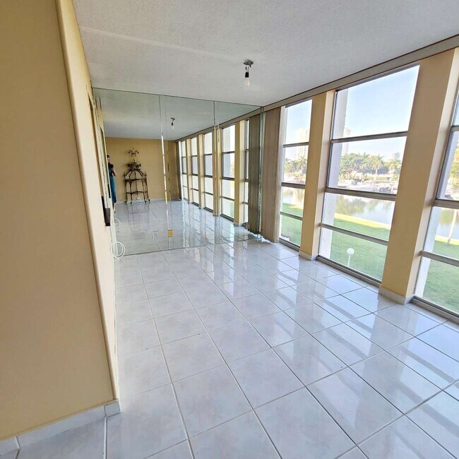 Foto del edificio - 601 Three Islands Blvd