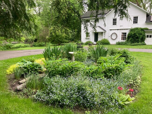 Cabaña soleada en un entorno de jardín - 75 Fostertown Rd