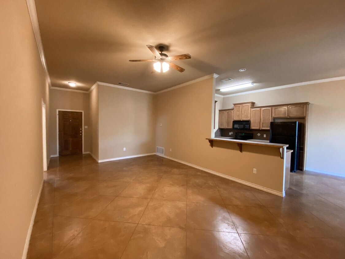 Foto principal - 684 Paso Fino St