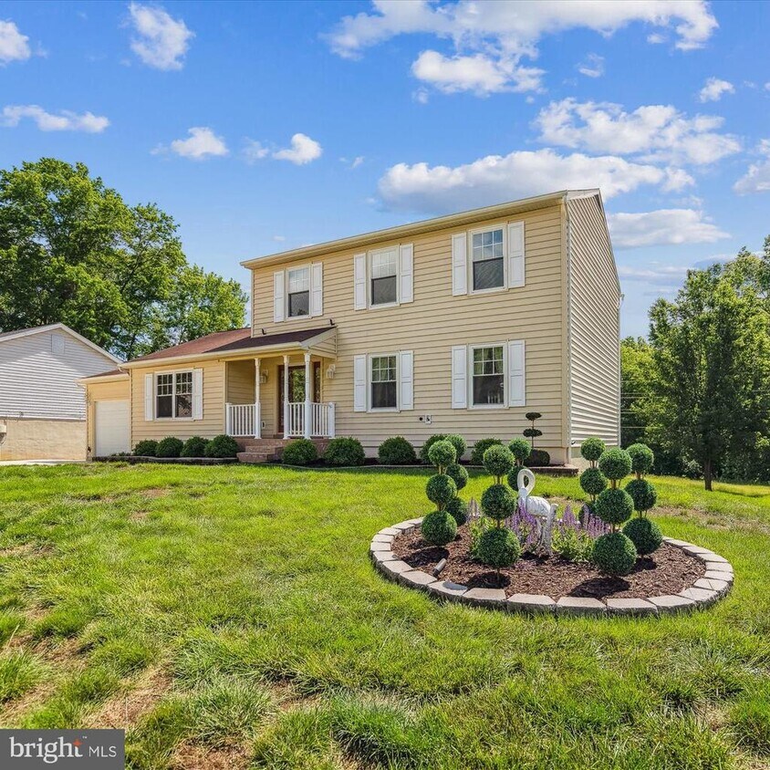 Foto principal - 10902 Valley Brook Dr