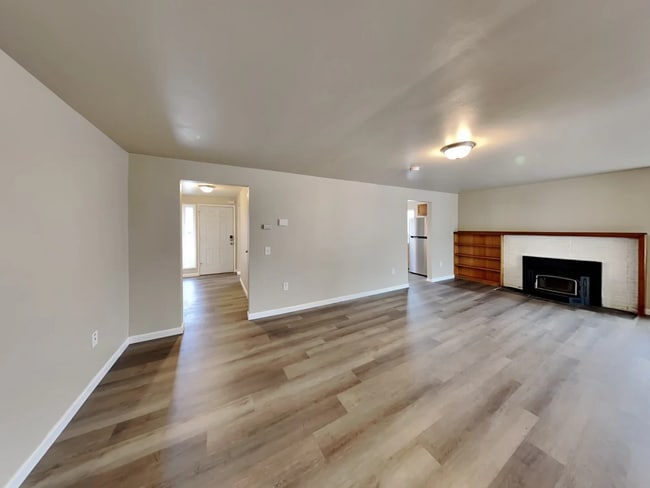 Building Photo - 7734 S Mission Dr