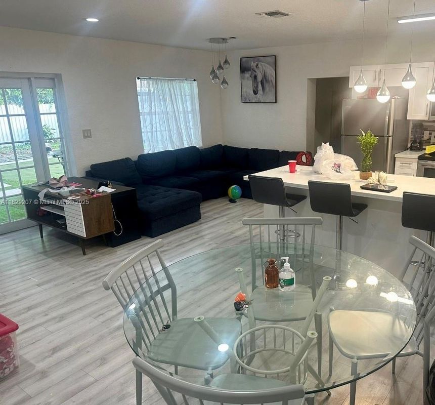Foto principal - 2970 NW 187th St