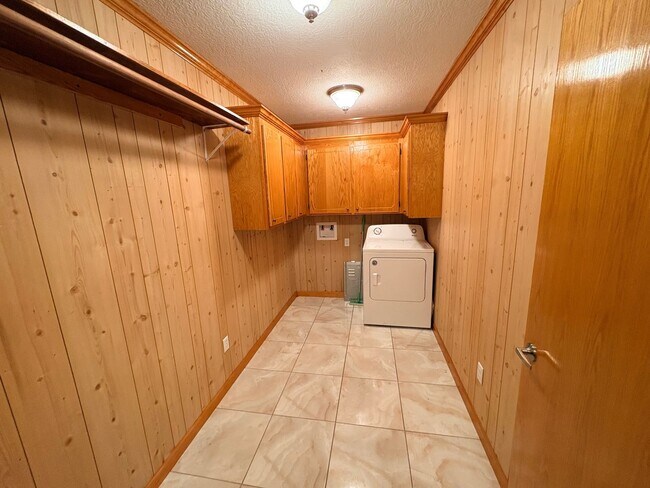 Foto del edificio - 633 N Simmons St