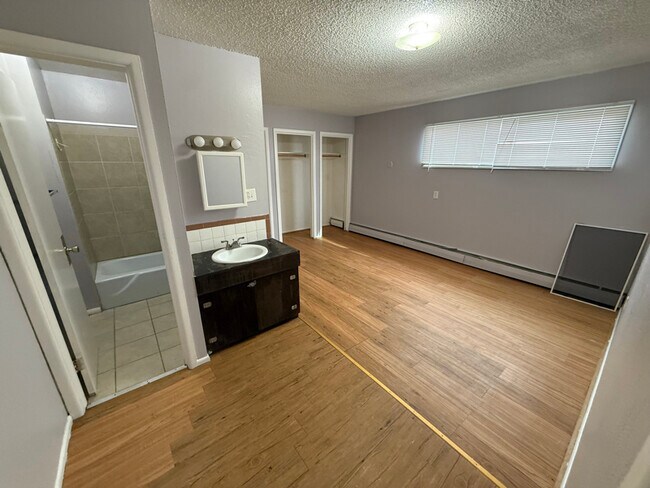 Foto del edificio - 125 Charmony Frontage Rd