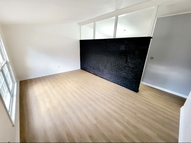 Foto del edificio - Available July 2025 : Beautiful 3-Bedroom ...