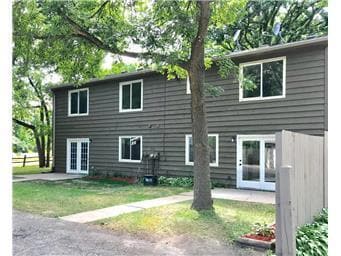Building Photo - 1746 Sumach Ln