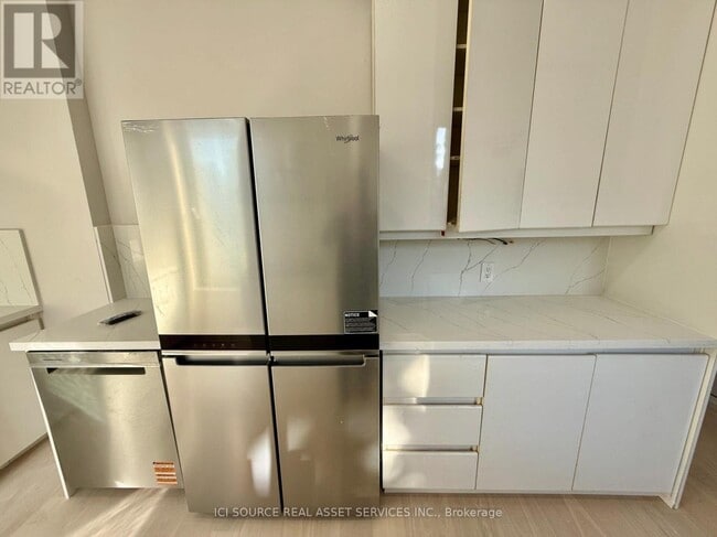 Photo du bâtiment - 2 Bellwoods Park