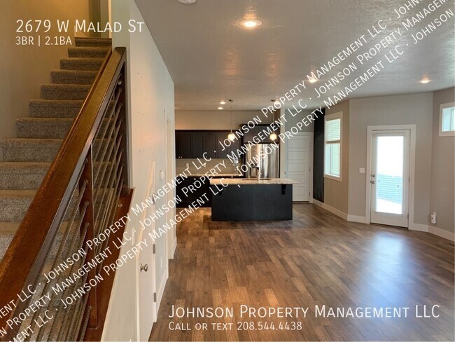 Foto del edificio - Contemporary Nearly New Townhome Near Down...
