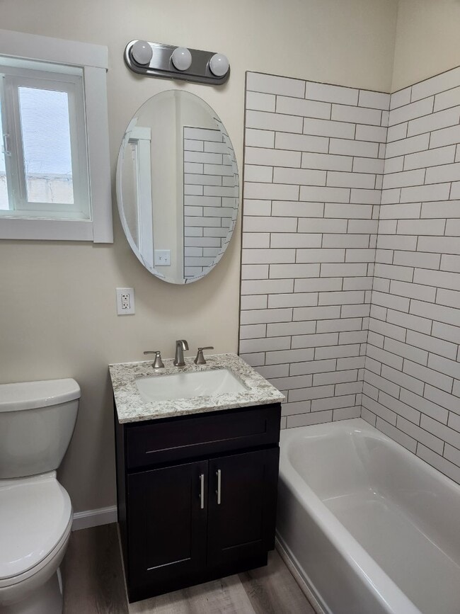 Building Photo - 242 16th St