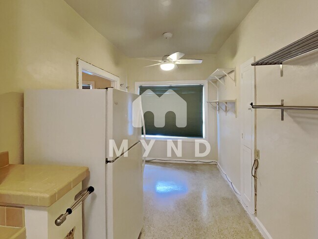 Building Photo - 840 York St Apt 14