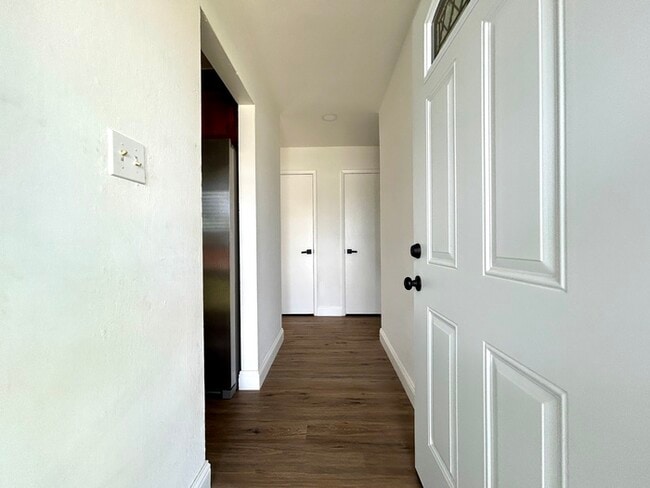 Building Photo - Beautiful 3 bedroom 2 Bathroom For Rent in...