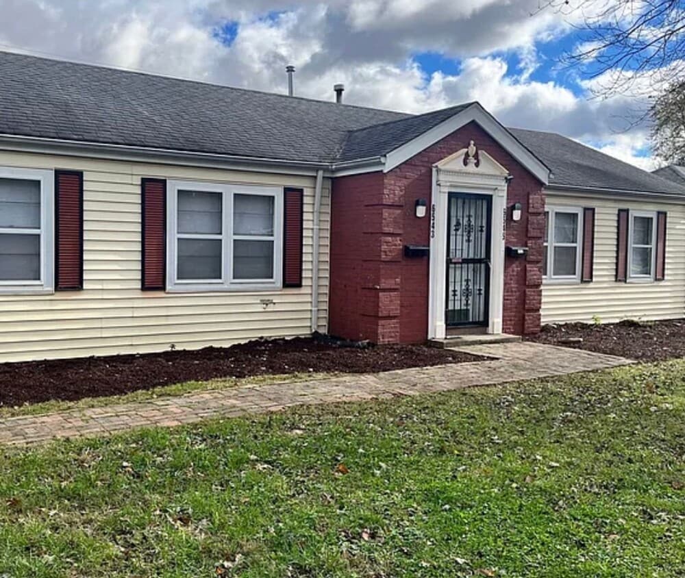 Beautifully updated 2 br duplex! - Beautifully updated 2 br duplex!