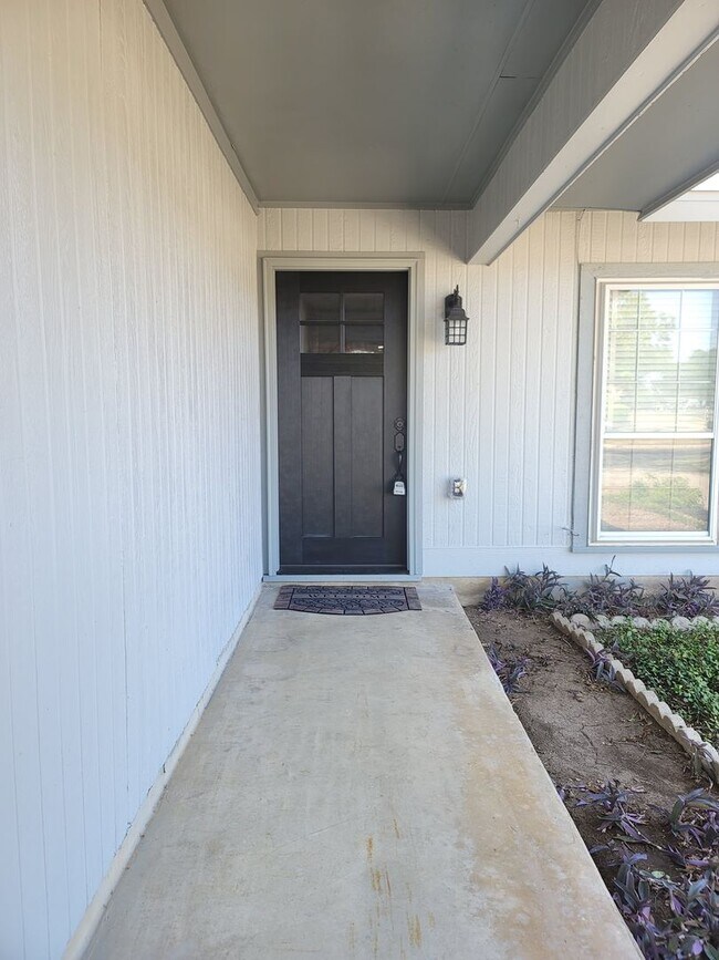 Foto del edificio - Spacious 4 Bedroom Ranch