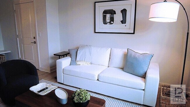 Foto del edificio - 1360 Log Pond Dr