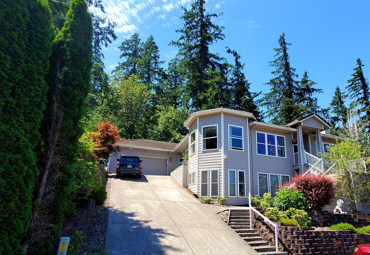 14705 SE 117th Ave, Clackamas, OR 97015 Apartments in Clackamas, OR