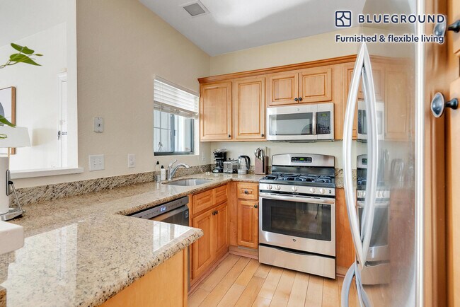 Foto del edificio - 3655 Birchwood Terrace