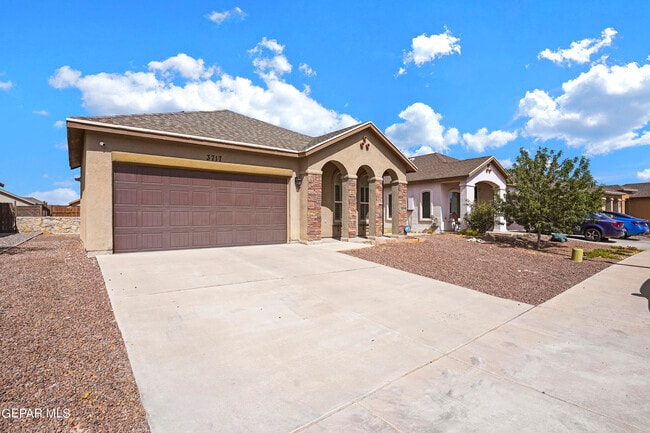 Building Photo - 3717 Loma Brisa Dr