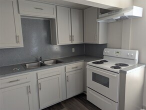Building Photo - 1311 1/2 21st St