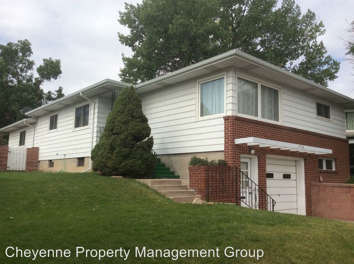 Primary Photo - 1726 Willow Dr