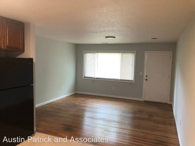 Building Photo - 108 S Woodland Dr