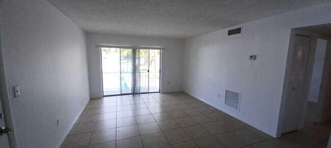 Building Photo - 405 Executive Center Dr