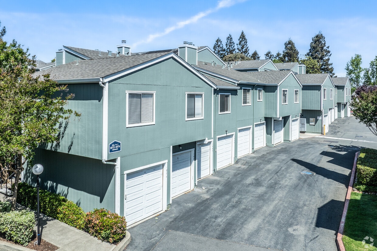 exterior - 1008 Maywood Ln