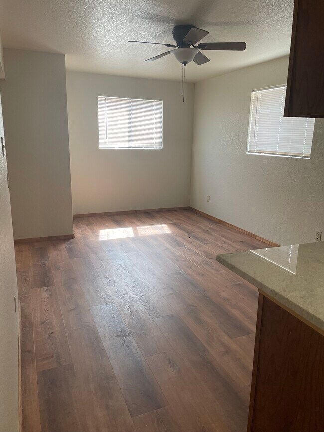 Foto del edificio - 2485 S Mountain View Dr