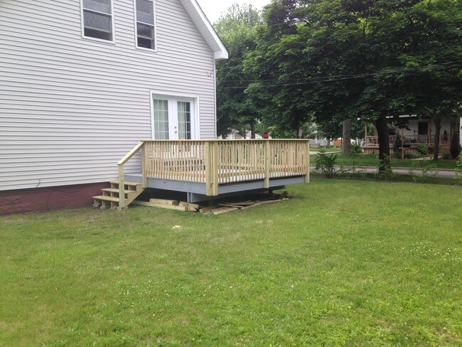 Huge back yard! Shared with upstairs tenant - 816 E Grove St