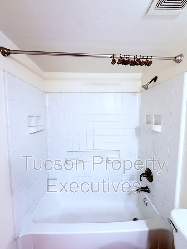 Foto del edificio - 455 W Kelso St