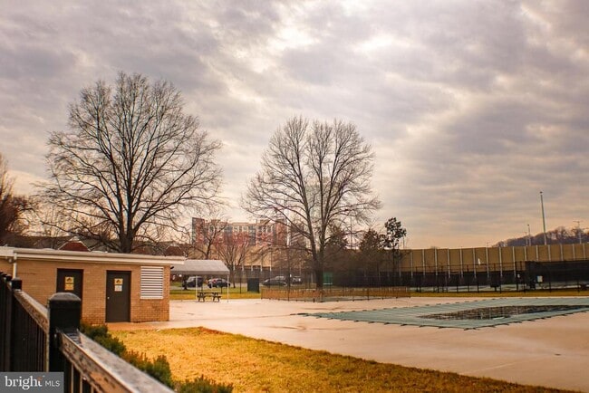 Building Photo - 1225 Martha Custis Dr